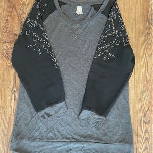 3/4 sleeve shirt